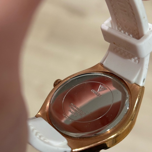 Guess Women's White and Rose Gold Watch - Picture 2 of 6